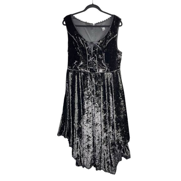 Crushed Black Velvet Corseted Gothic Dress Black Eyelet Trim Torrid Size 1 ~ 1X - Picture 1 of 14